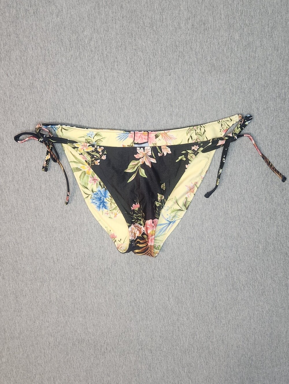 Shade & Shore Women’s High Shine Reversible Floral Bikini Bottom – Yellow/Black